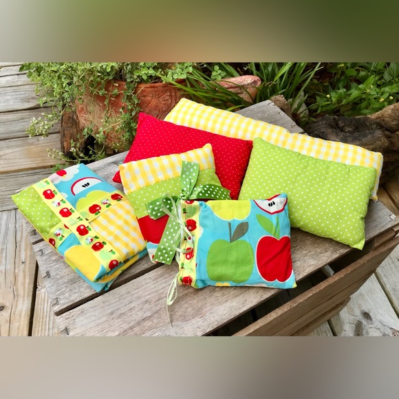 Medium Size Doll Bedding Bed Set Decor Pillows Bedspread Quilt Apple Tree Kitty - Picture 11 of 15